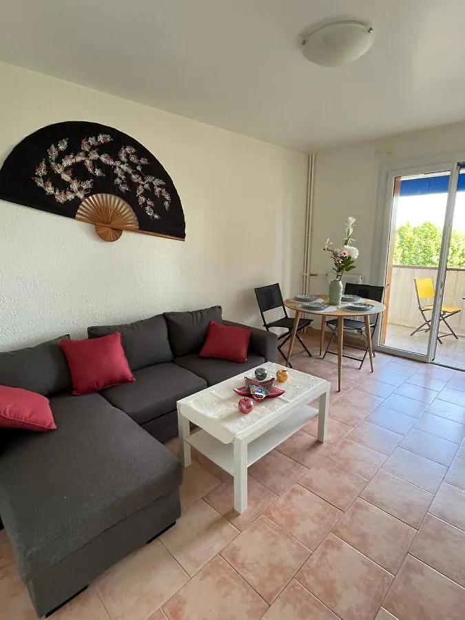 T2 Avec Terrasse & Parking A 5 Min Du Centre, 10 Min Des Plages Hyères Appartement